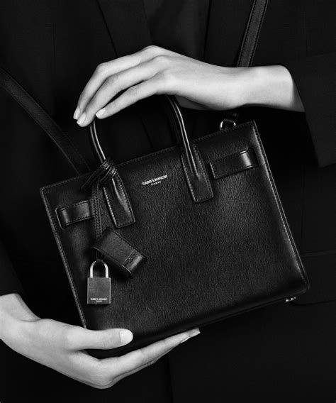 sac en toile yves saint laurent|saint laurent sac de jour.